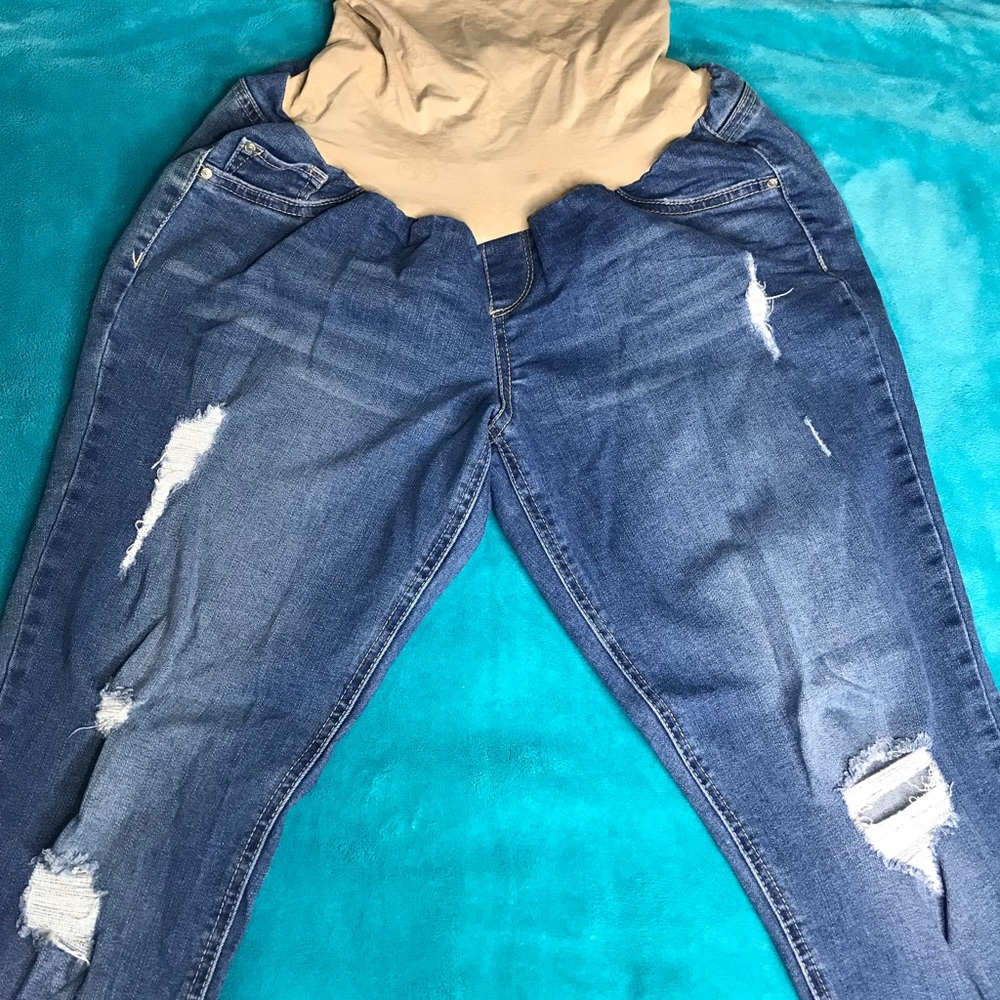 Jessica Simpson Maternity Capri Jeans